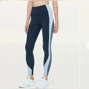 Lululemon Get Going Train
True Navy / Cascade Blue / Thunder Blue Size 4